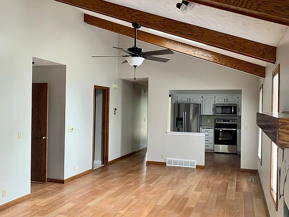 4th image of 5829 Hascall St