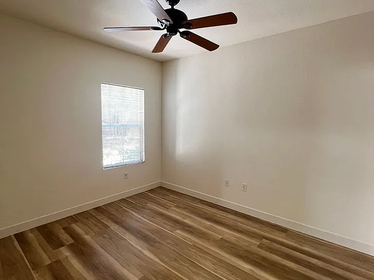 3915 Legend Hills St #104 — Photo 10