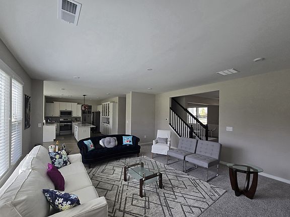 5th image of 121 Linden Ct