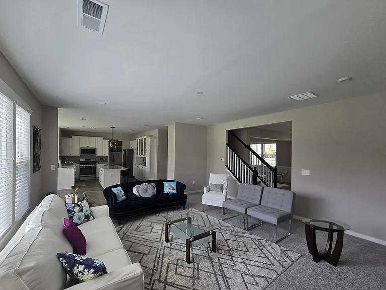 121 Linden Ct — Photo 5