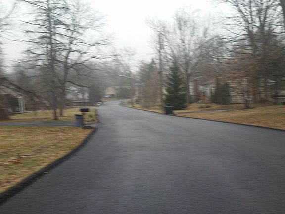 4th image of 9 Ehret Dr