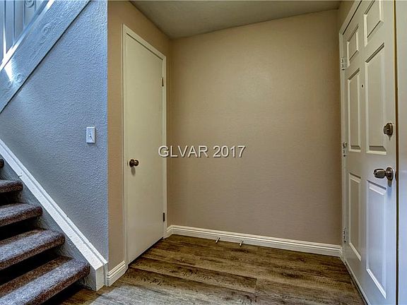 2nd image of 3389 Knollwood Ct