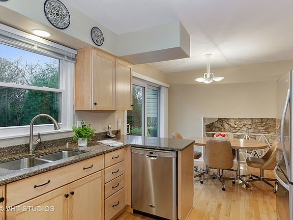 3rd image of 3211 River Falls Dr