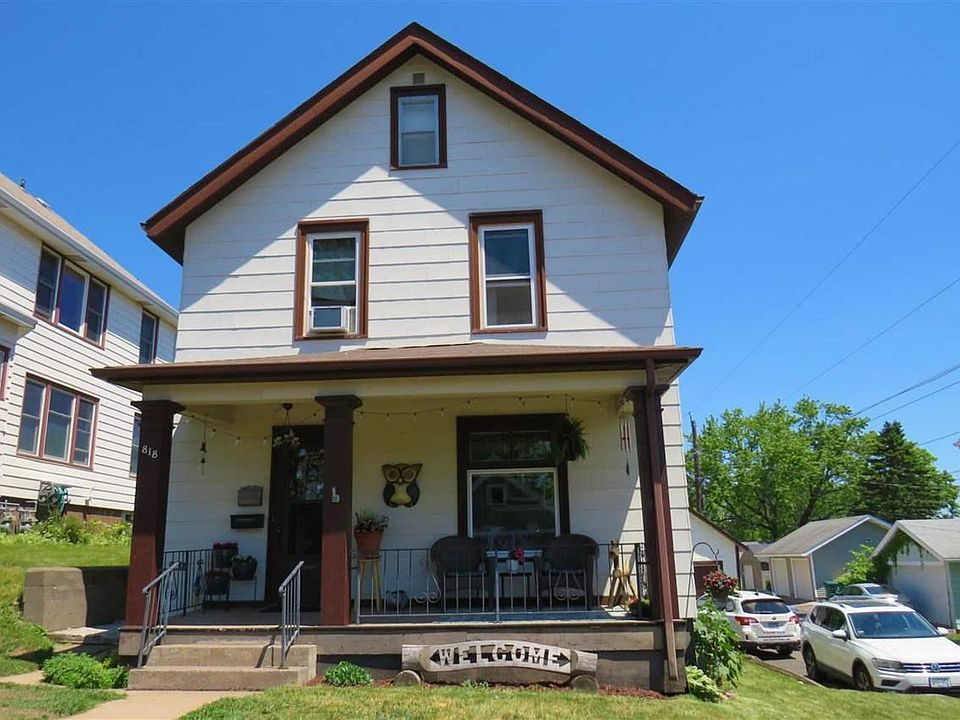 1st image of 818 N 8th Ave E