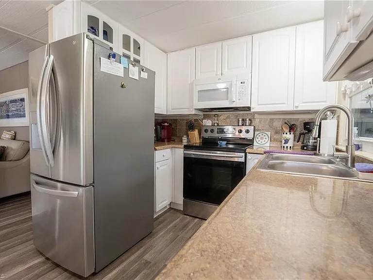 953 Bunker Hill Dr — Photo 8