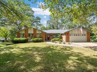 651 Charbray Dr, Ballwin, MO 63011
