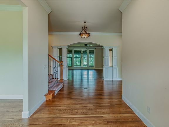 5th image of 1504 NE Chapel Hill Dr