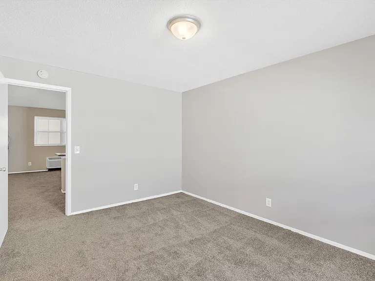 Richardt Apartments — Photo 15