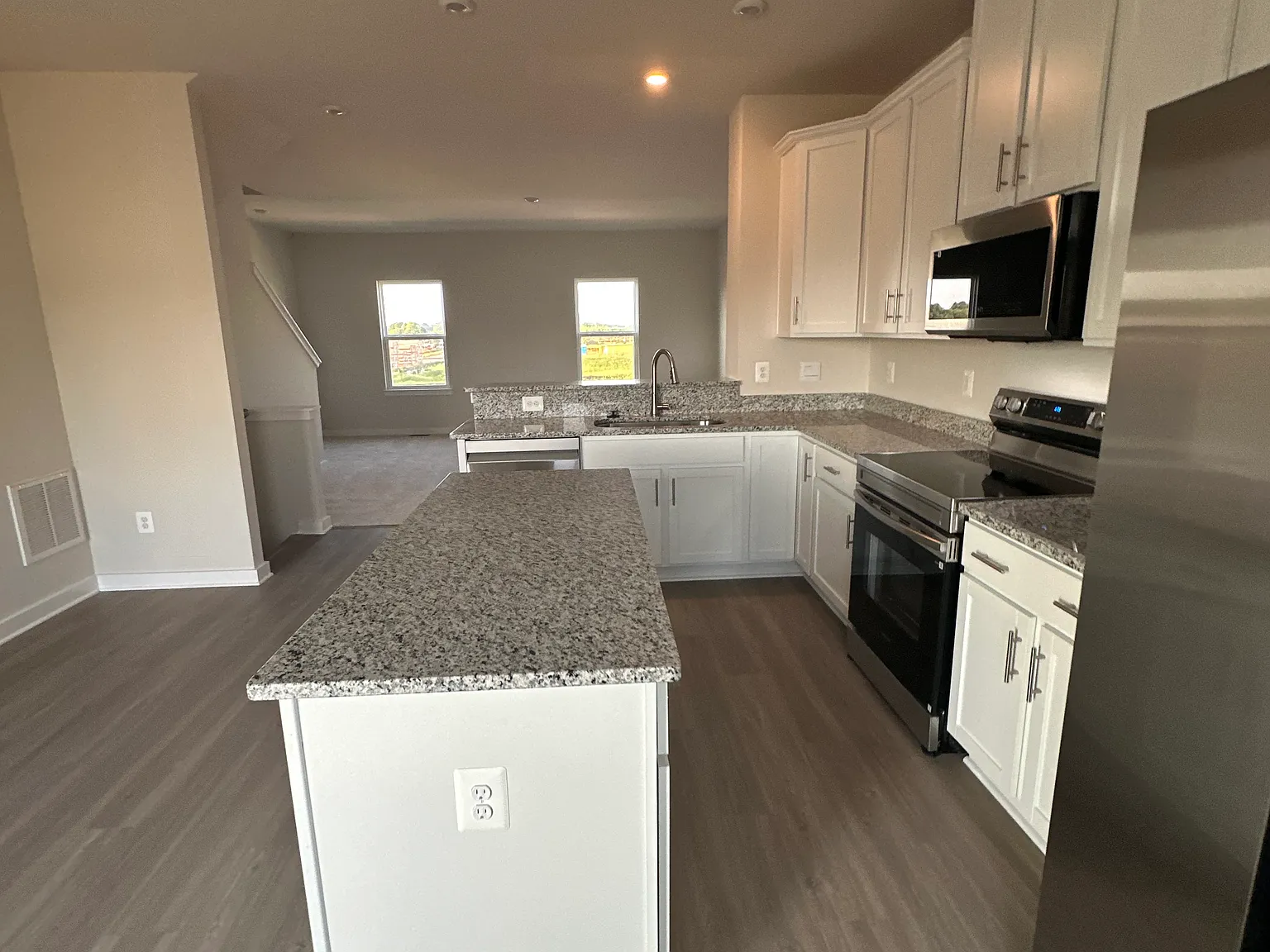 263 Huntwellwest Blvd — Photo 3