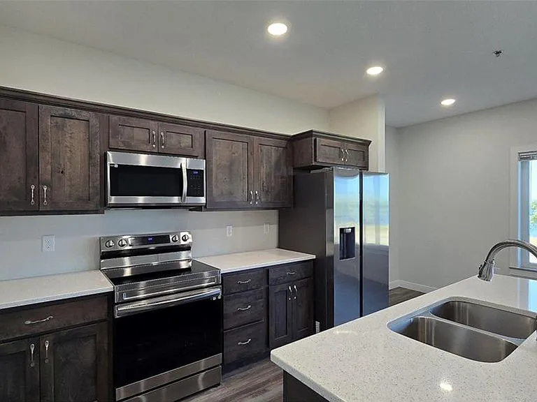 715 Lake Shore Dr NE #106 — Photo 13