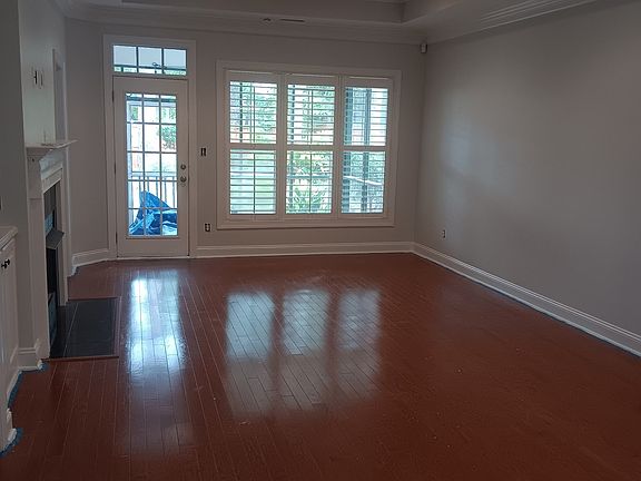 4th image of 5024 Gorham Ave