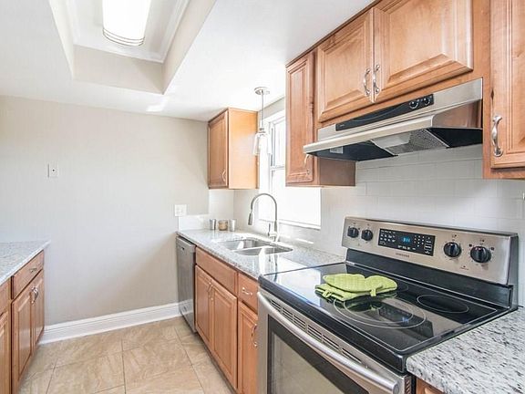 5th image of 1206 E Sligh Ave
