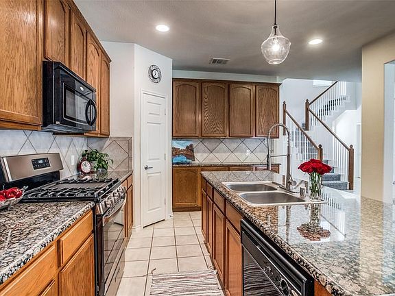 2nd image of 1201 Long Leaf Dr