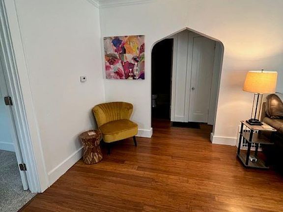 4th image of 1003 E Gift Ave