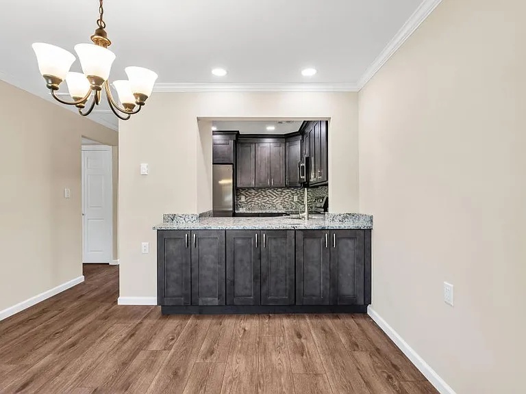 15B Andover Ct — Photo 14