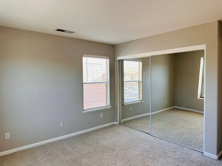 2403 Clemente Ln — Photo 21