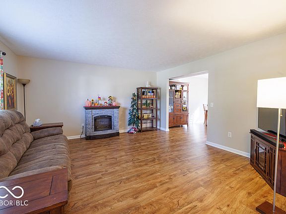 2nd image of 4776 N Shadow Wood Dr
