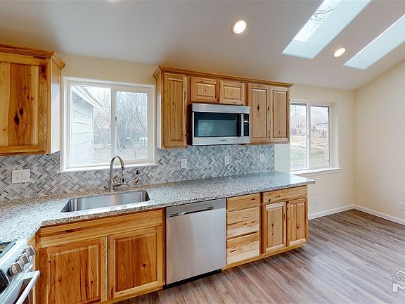 5th image of 3700 Nye Dr