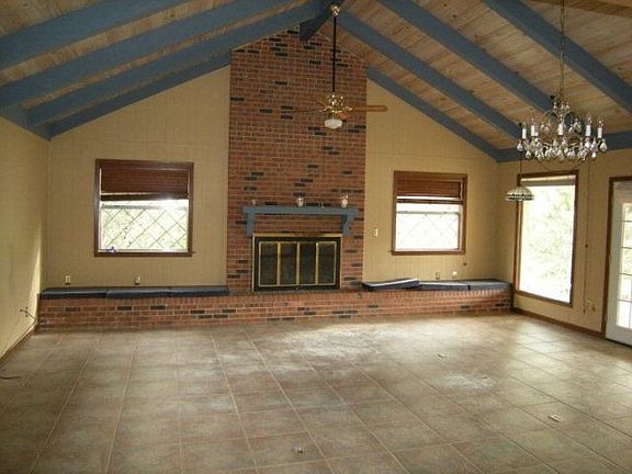 4th image of 1816 E Lakeshore Dr