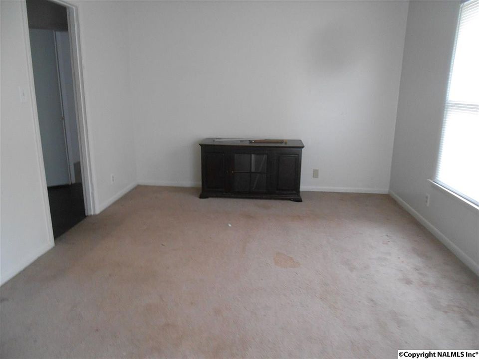 2nd image of 3128 Tucker Dr NW