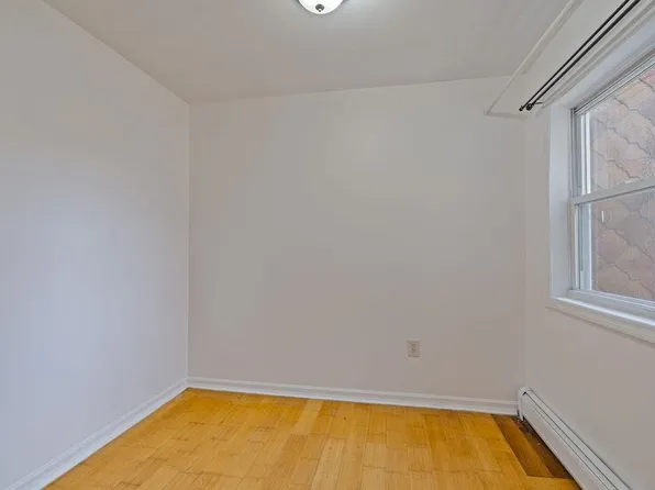 337 Summit Avenue image 8 of 25