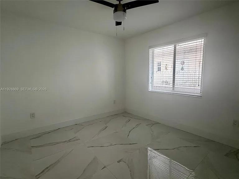 1629 SW 3rd St #5 — Photo 13