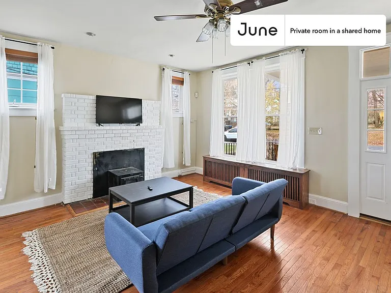 1334 Newton St NE #D — Photo 5