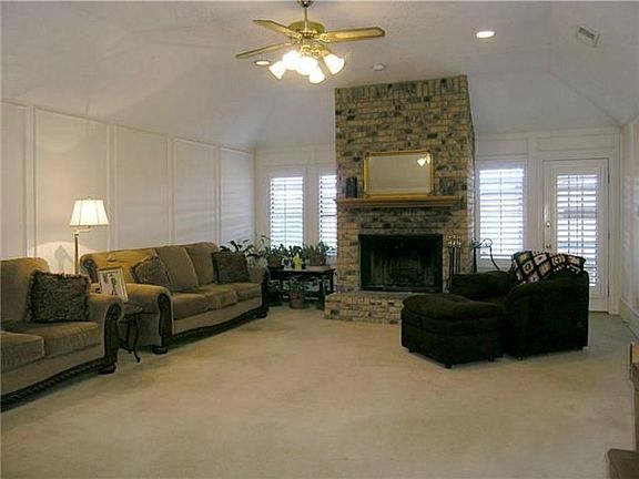 3rd image of 3730 Danbury Dr