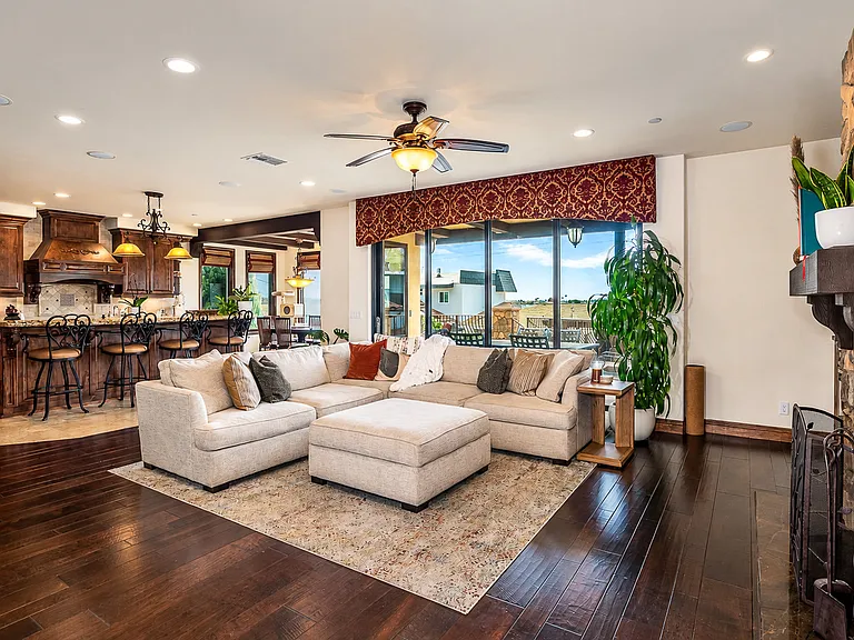 3658 Buena Vista St — Photo 3