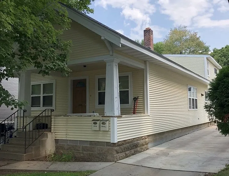 1515 1/2 Wilson St — Photo 2