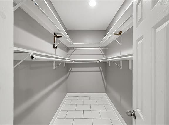 4th image of 2318 Seminole Pl