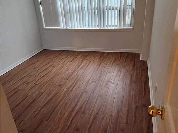 3rd image of 8 Hillcrest Ave Unit 2906