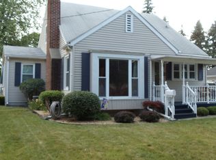 1413 Woodmere Pl, Bay City, MI 48708
