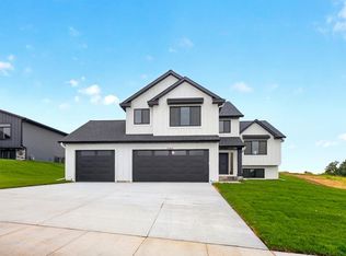 3463 Stonehedge Dr NE, Rochester, MN 55906
