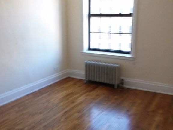 4th image of 2816 8th Ave APT 4J
