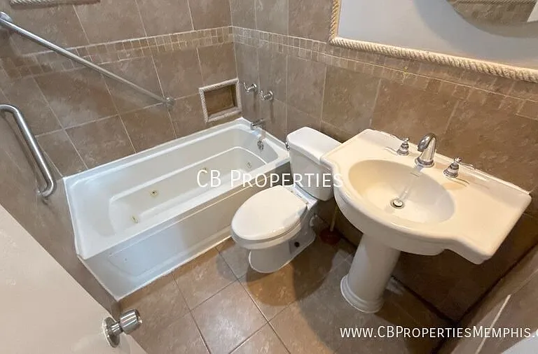 2208 Cassie Ave — Photo 7