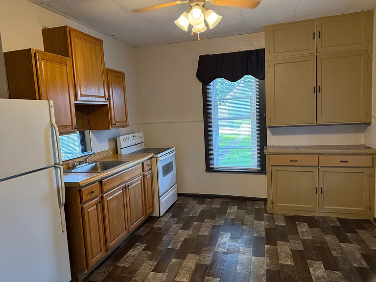 1720 Taylor St — Photo 3