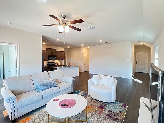 5th image of 509 Calm Springs Dr