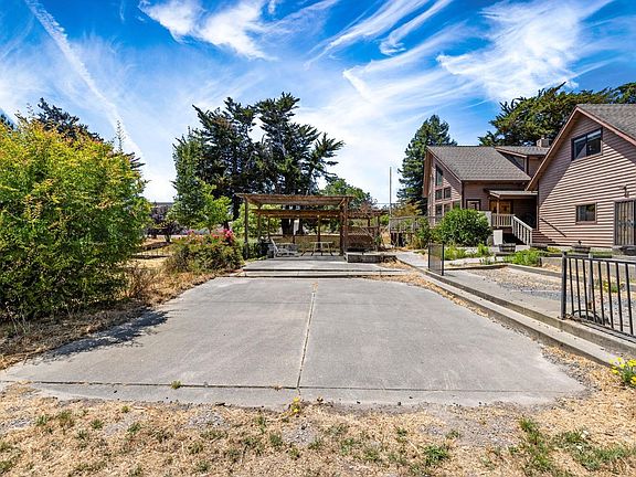 2nd image of 5872 Henning Road