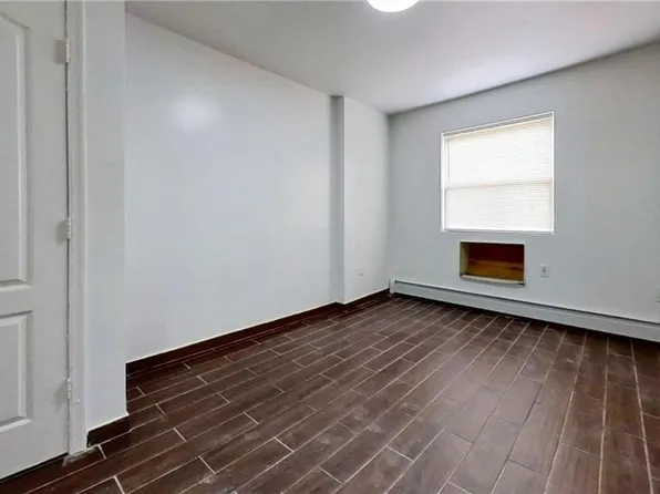 24-09 Brookhaven Avenue image 7 of 13