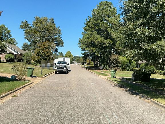 4th image of 505 Paddock Ln