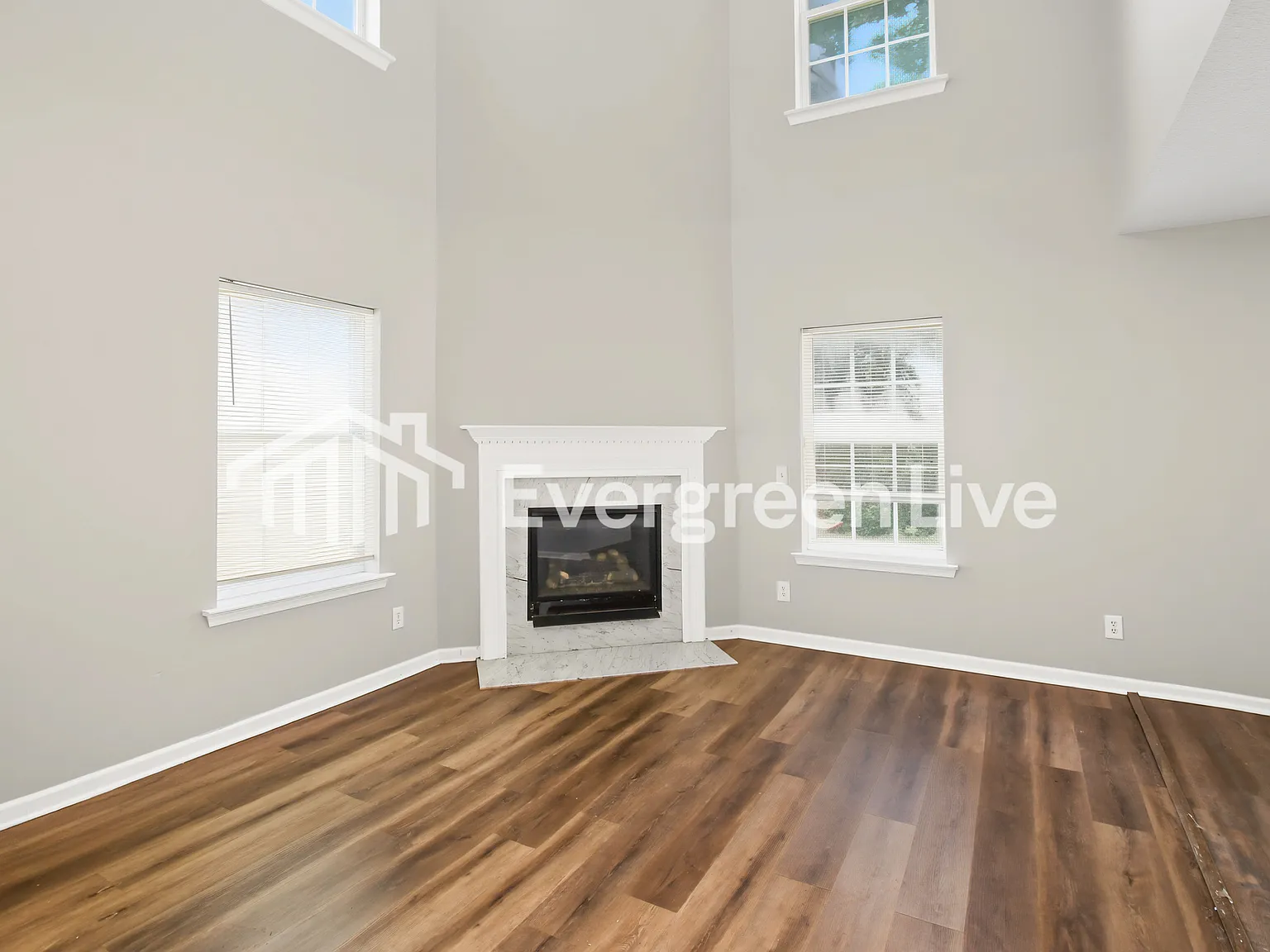3 bed, 2.5 bath, 1385 sqft, $1,845 — Photo 3