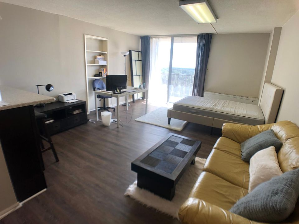 1st image of 118 Monroe St #13