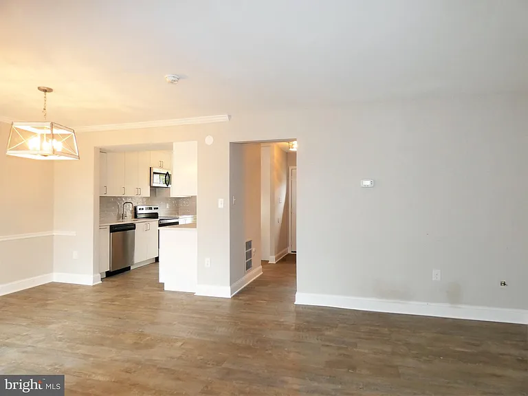 4128 Hamlin Ct — Photo 22
