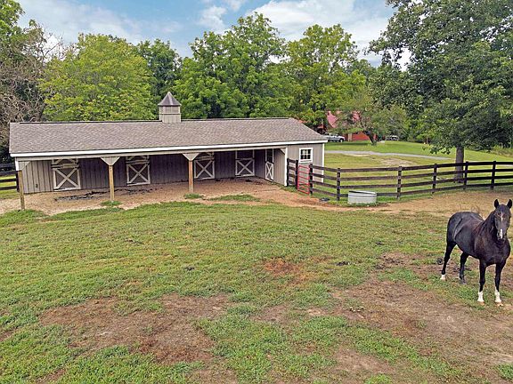2nd image of 102 Coosa Creek Ln