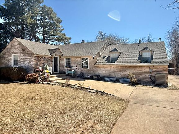 2nd image of 714 E Cypress St