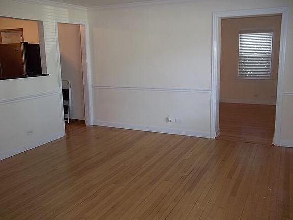 4th image of 55 West Dr
