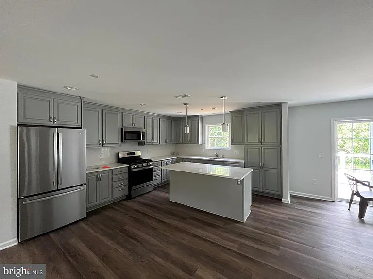 2114 Moorland Dr — Photo 18
