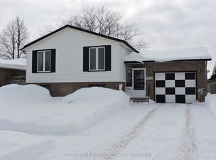 7740 Chorozy St, Niagara Falls, ON L2H2N9