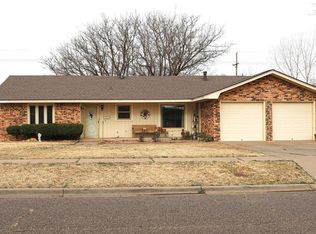 2007 Dallas St, Plainview, TX 79072